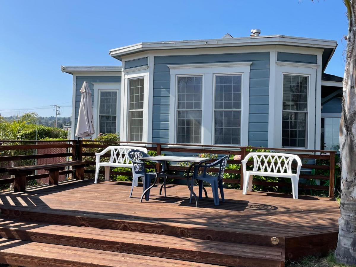 Edgewater Beach Inn & Suites Santa Cruz Exterior photo